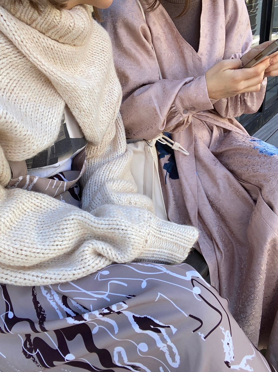 PINK♡

popupにてオリジナルニュアンス柄、ジャガードシリーズ先行販売してます！

LA BELLE ETUDE
ラベルエチュード