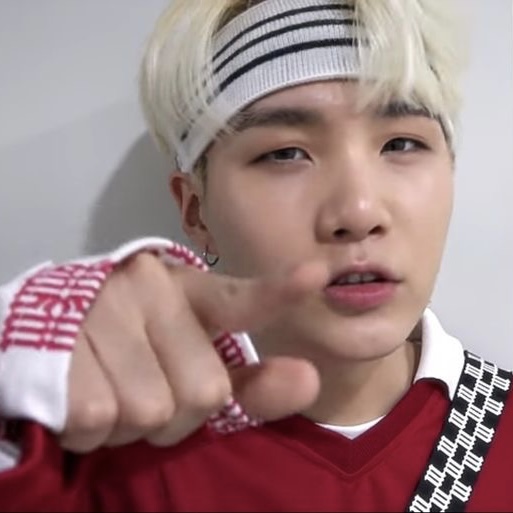 hourIysuga's tweet photo. ✩ #SUGA #방탄소년단슈가 #슈가 https://t.co/KQ5q93Eyd5