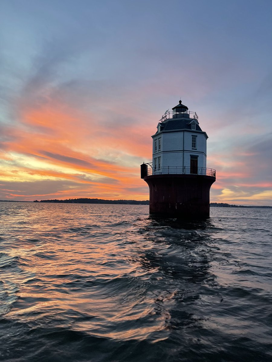Baltimore Lighthouse tweet media