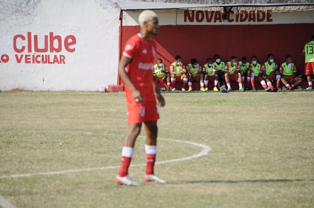 O foco agora é na próxima partida. Vitória importantíssima!!! +3 pontos 
#AvanteNova🔴⚪️