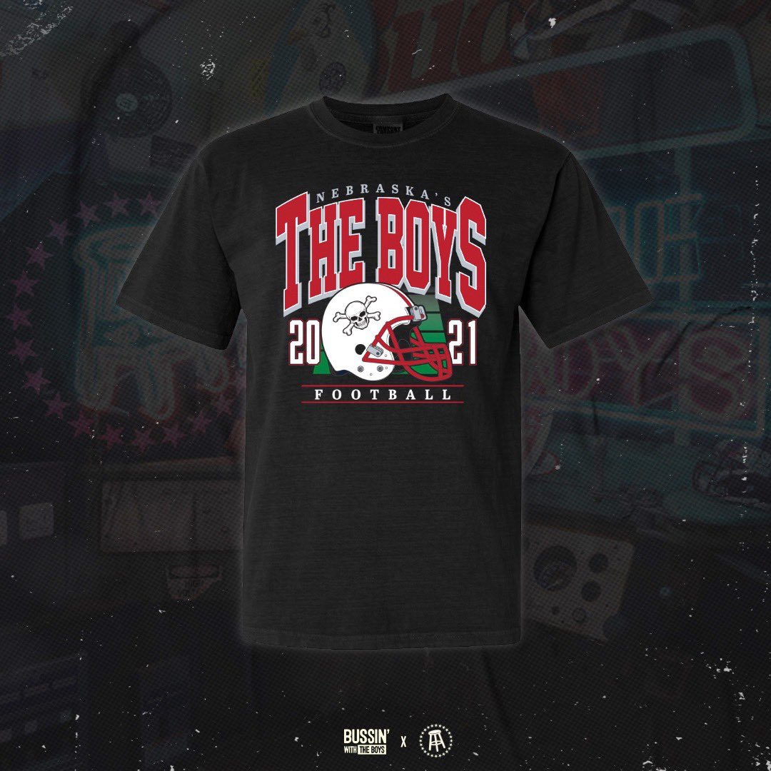 _willcompton's tweet photo. Halftime shopping while we wait on the second half. Pass this link around to your family because we obviously have the best fan base in the country and need to be decked out in these. 

Slimming. Comfortable. Hard working. 🌽 ☠️

https://t.co/Nfs8ppqOuc https://t.co/uNjPkDxmFw