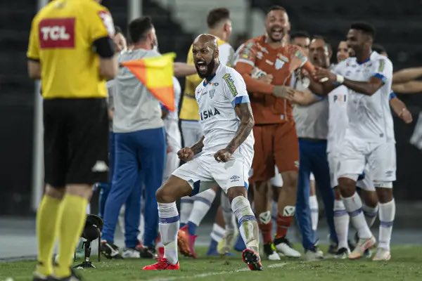 milgraudoavai's tweet photo. A CARA DO AVAÍ. 🦁
O CARA DO AVAÍ. 💙 https://t.co/qASSRufjb2