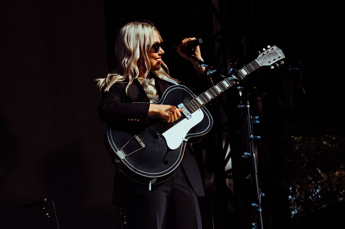aclfestival's tweet photo. All the bad dreams you hide...show me yours, I’ll show you mine. 🎶🎶🎶 @phoebe_bridgers 

📸: @jackieleeyoung and Miranda McDonald. https://t.co/2BjGYpq5Ad