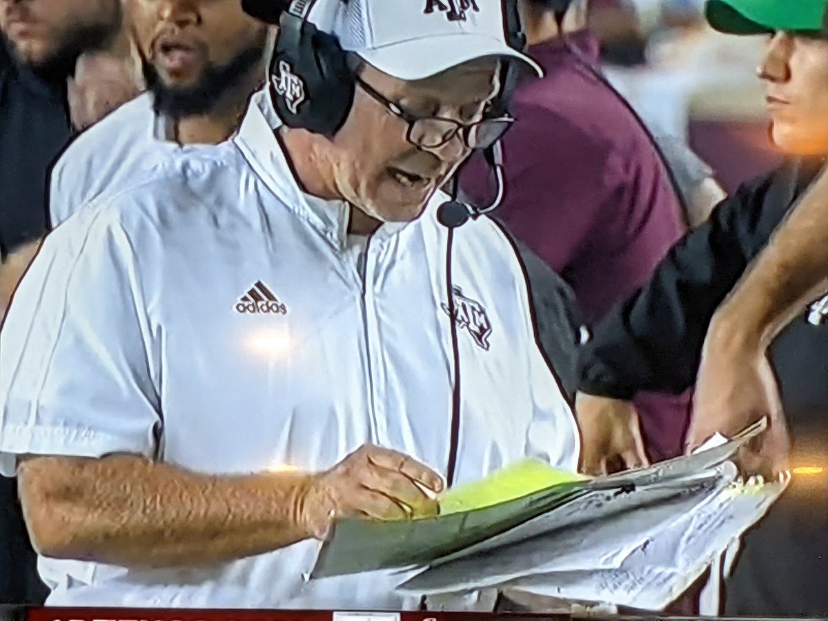 Jimbo calling plays looks like my dad deciding what he wants to eat at the Cheesecake Factory.
