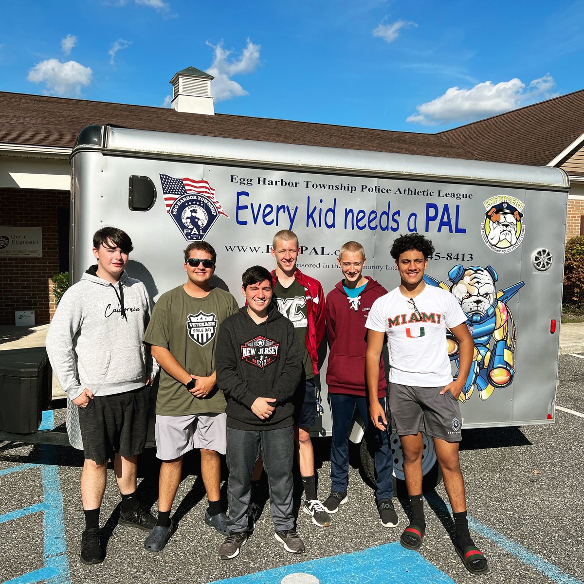 Volunteering for Veterans… 🇺🇸

Members of our team helped set up tables and chairs for the Veterans Smile Day organization.  The “Veterans Smile Day” mission is to provide free dental care and support to our military veterans as our small way of thanking them for their service.