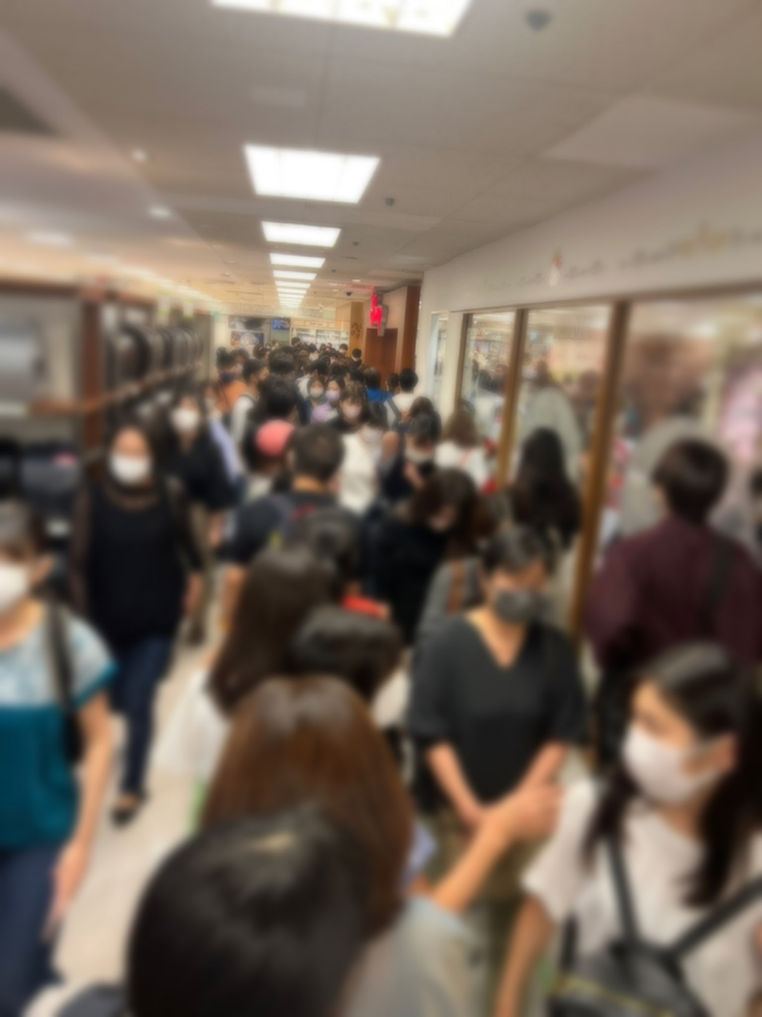 さくちゃん Saku Chan Disney Fan Wdw 50周年グッズ人気すぎ問題 ディズニーストア横浜 そごう店開店時の様子です 残念ながら ミキミニの着せ替えドール以外全て売り切れ 再販待ちするか Usのサイトでの購入を検討します しかし 初日にこの