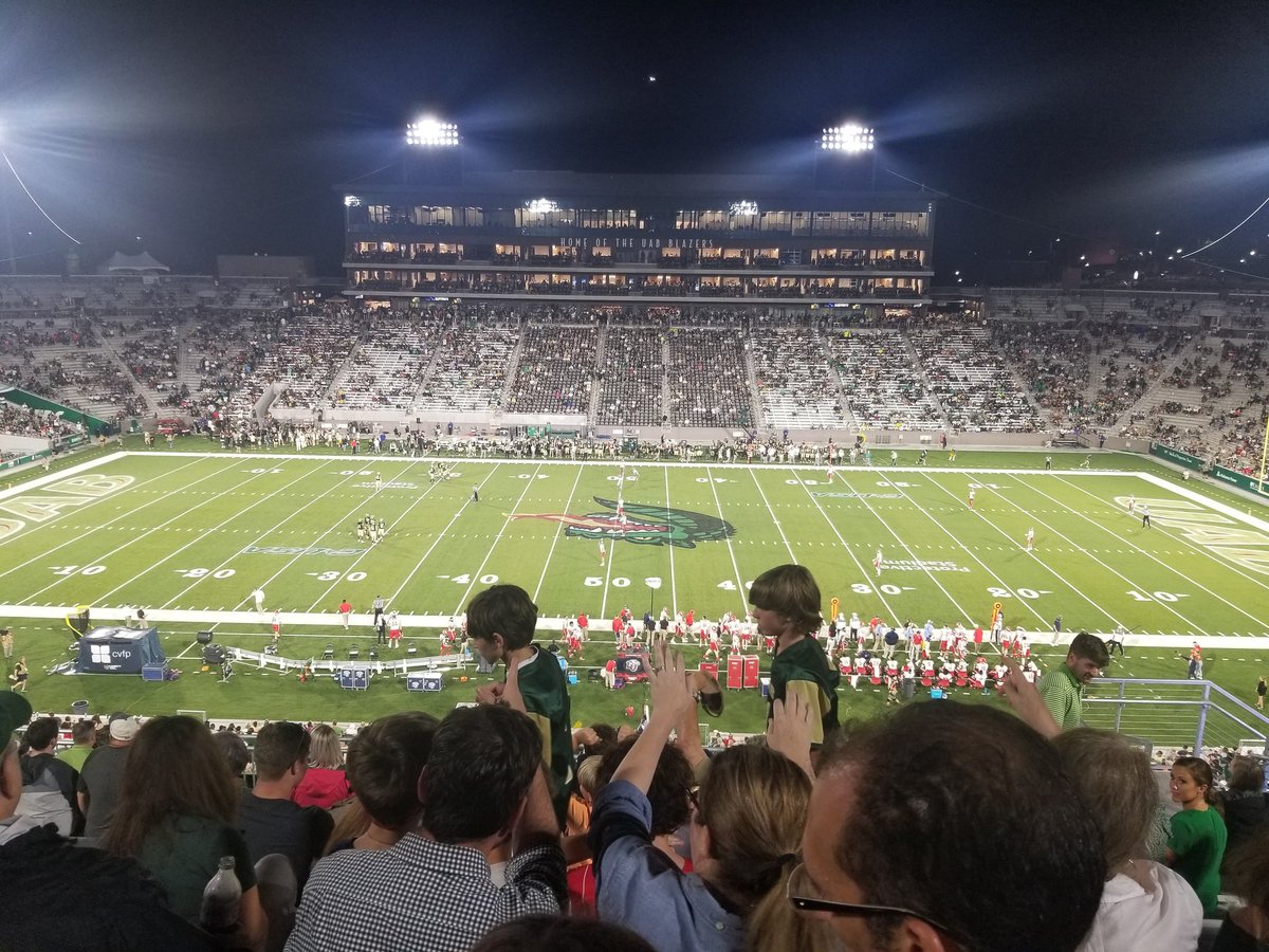 alamarca29's tweet photo. We out here. https://t.co/01Avdu65Qe