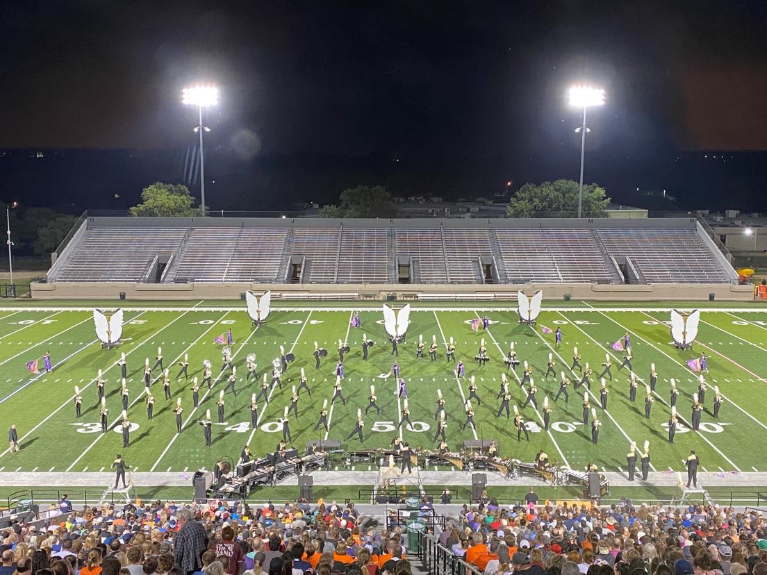 HEBMarching's tweet photo. The Colony brought it tonight, great run! #hebmarching https://t.co/KIu6RU3MCj