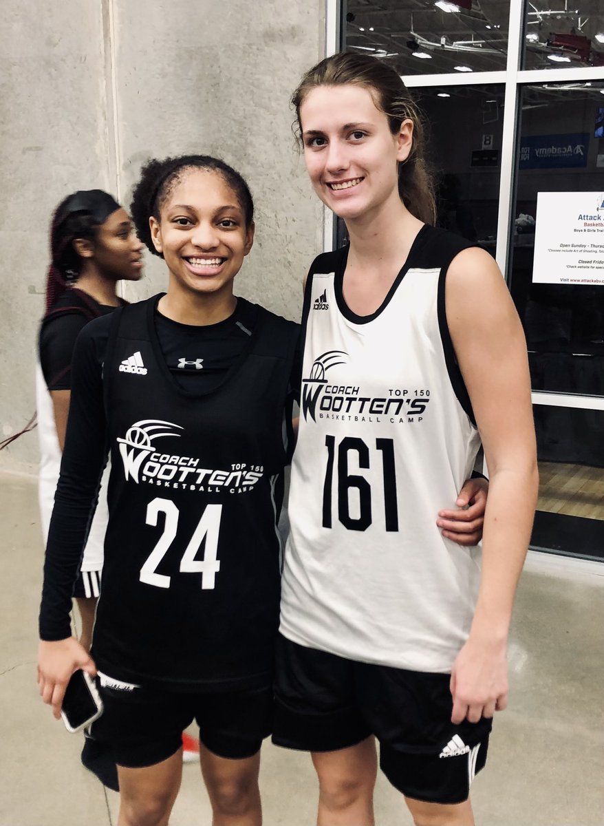 mandy_1034's tweet image. Fun day watching great athletes @Wootten_Camp Top 150!  Future @RazorbackWBB players, Class of 2023!  Great to meet you @scott_taliah!  ❤️🐗🏀@jennalawrence34