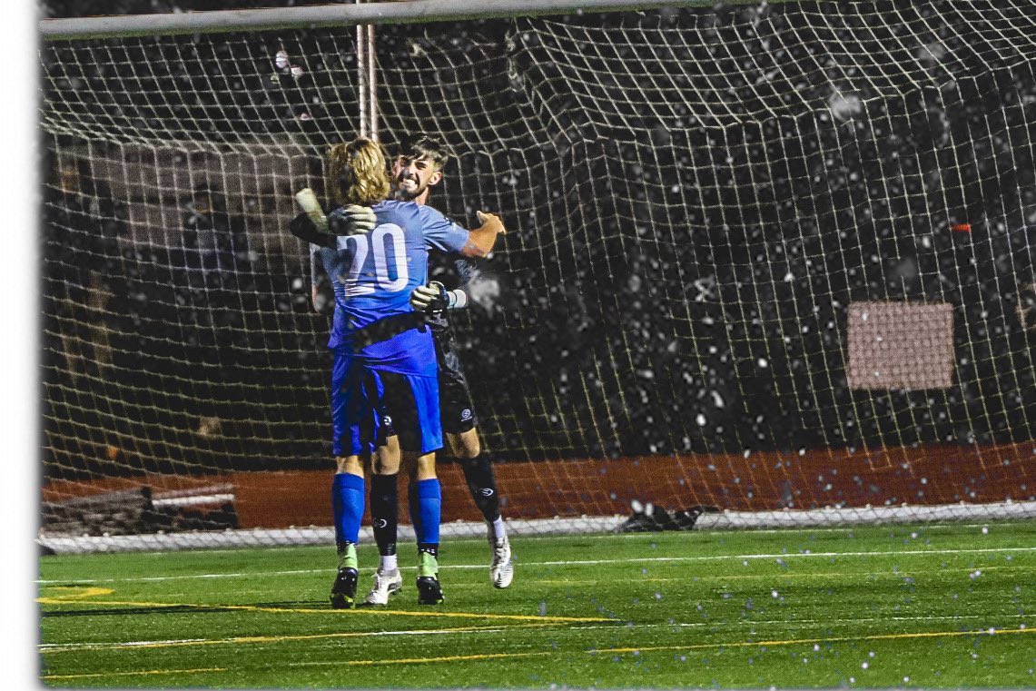 🚨 FINAL MINUTE WINNER 🚨

Leo Sanchez’s free kick, and a flick by Manny, results in a Gavin Morgan GOAL in the 89th minute! 

Goalkeeper, Michael Garrihy, records a clean sheet, with 3 saves! 

Bulldogs defeat Montreat College 1-0 to win their 3rd straight Conference matchup!