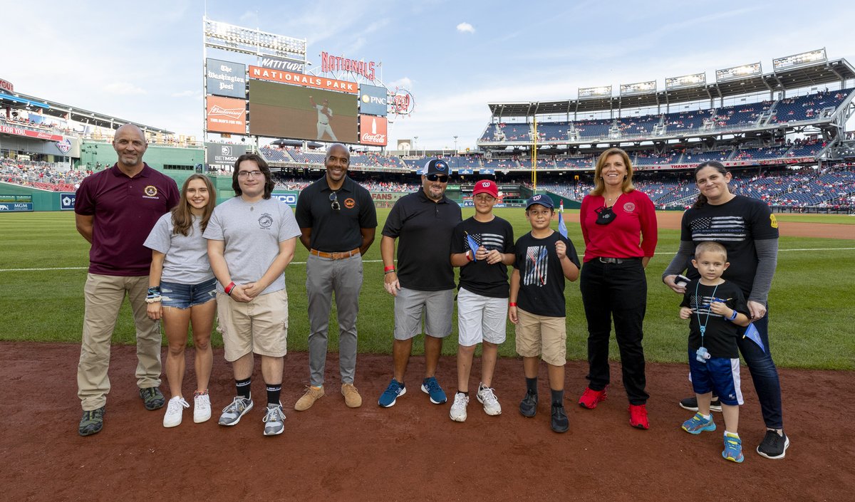 FBIIndianapolis's tweet photo. The lives &amp; sacrifices of our fallen law enforcement officers lost this year were honored today in Washington DC at the @Nationals game. It was an honor to stand with the families of #FBIIndianapolis TFO Det. Greg Ferency &amp; #FBIMiami SA Laura Schwartzenberger and SA Daniel Alfin https://t.co/s4pKFiPoPv