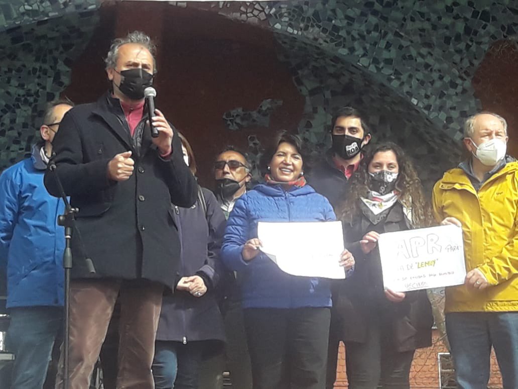 pvallespin's tweet photo. 🇨🇱Buen sábado junto a nuestra candidata presidencial @ProvosteYasna en la región de #LosLagos. Escuchando a la comunidad para generar iniciativas desde los territorios. Este domingo seguiremos recorriendo diferentes sectores.#AhoraYasna #AhoraLosLagos #PuertoMontt #Chiloé #Castro https://t.co/2ln8m972sZ