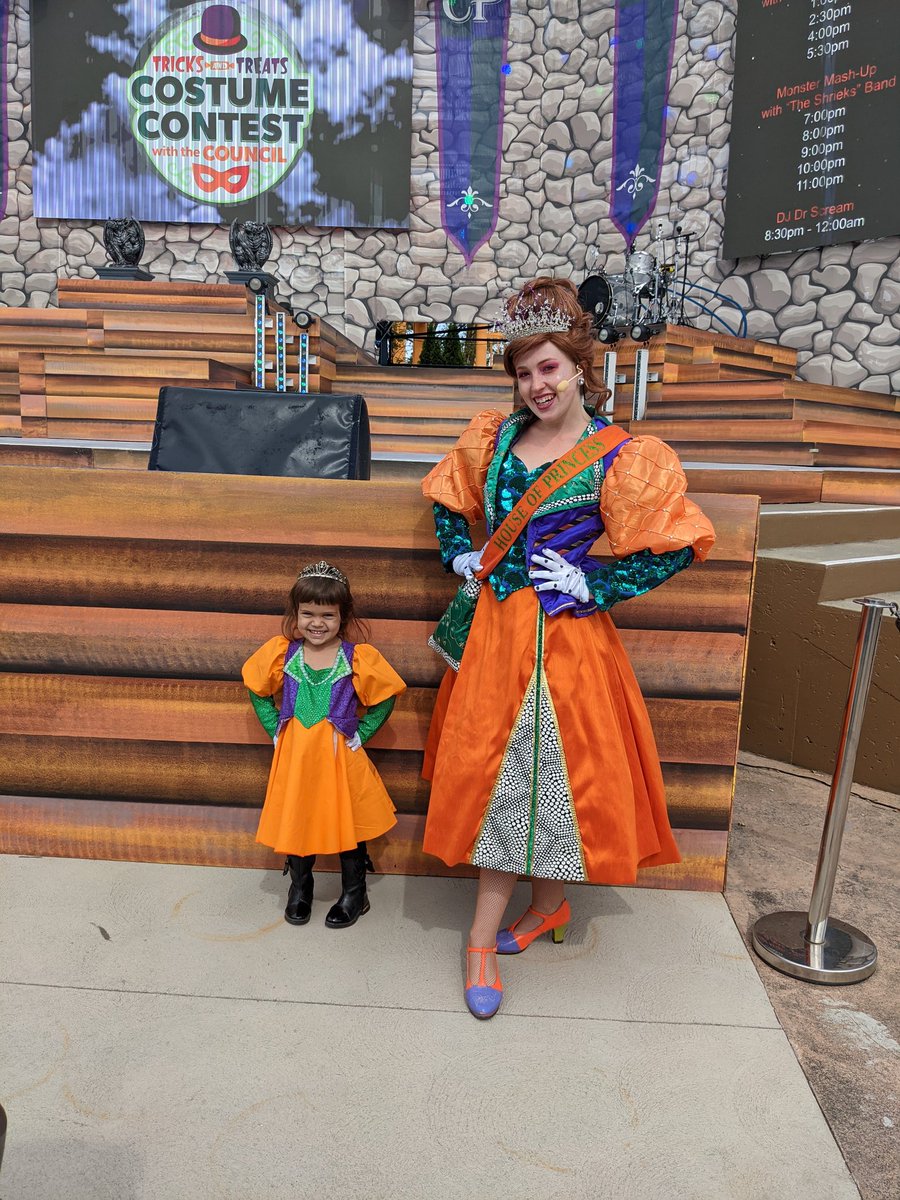 Hayesse's tweet photo. @cedarpoint Tricks and Treats fest was SO MUCH FUN! My little Princess Pearl wannabe might have to come back next weekend... #HausOfPrincess https://t.co/WkMGBYdq6e