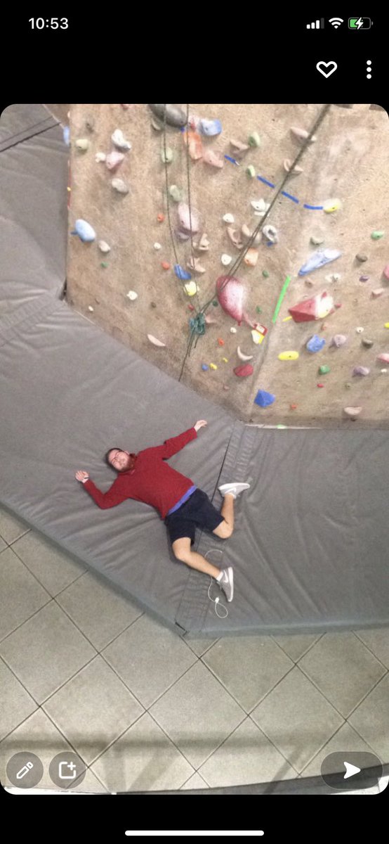 samcotetv's tweet image. Congraduation to one of Fitrec’s finest @Ian__halliday! #BU2020 #fitfam #proudtoBU Hope this grad weekend leaves you as KOed as this. #ifitaintfriedchickeniaintaboutit