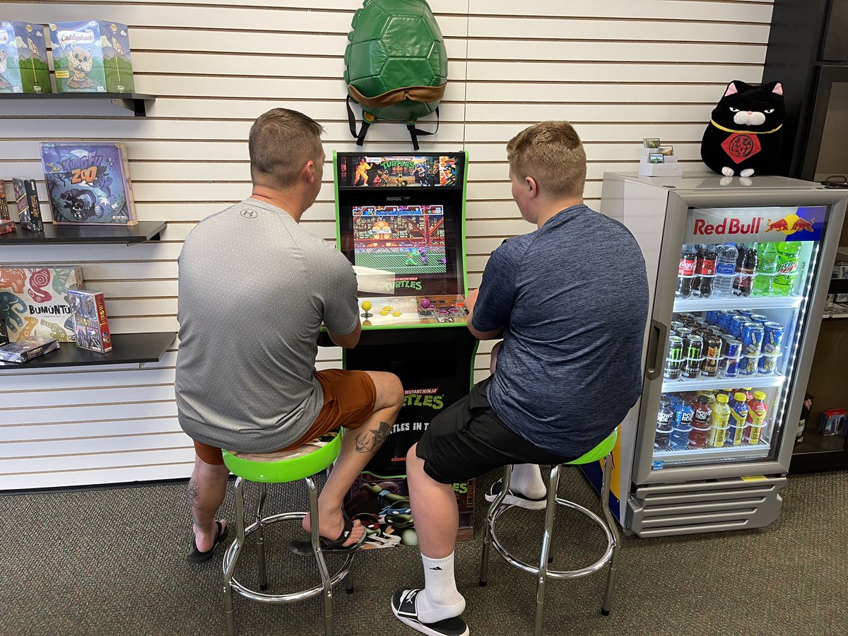 Thanks to everyone who made it out for our opening weekend! It was incredible to meet so many amazing people in the community. We had tons of awesome trades, saw some awesome card pulls and The Turtles machine got lots of love! We can’t wait to see where the future takes us! ❤️