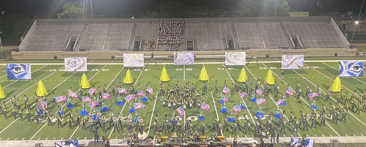 HEBMarching's tweet photo. Well done Southlake Carol! #hebmarching https://t.co/qc5wHQHF0x