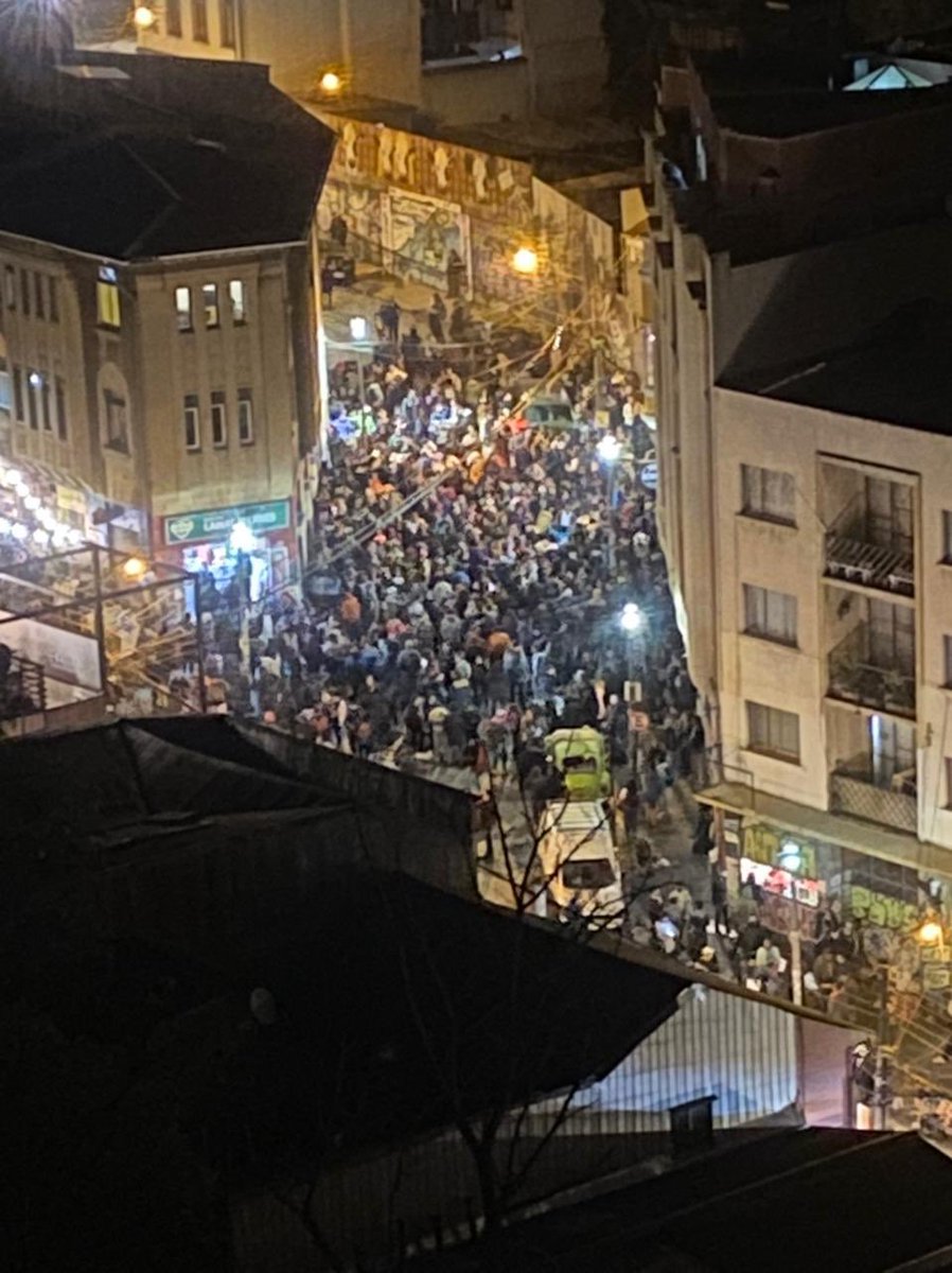BorisKuleba's tweet photo. Valparaíso en estos instantes. https://t.co/ylLv10nj0l