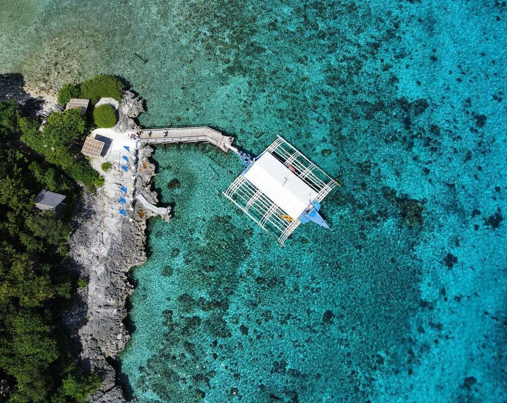 ubo_pakes's tweet photo. The stage for a nice day out
#drone #dronephoto #dronephotography #dronestagram #droneshot #dji #djimini2 #pier #jetty #coast #sea #shore #ocean #tropical #boat #outrigger #island #sumilon #cebu #philippines https://t.co/tcR2HEVzlf https://t.co/Jz4vhNbeCt