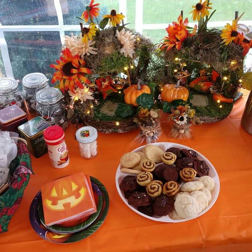 ChrisCsd1's tweet photo. #Bagley #Minnesota #USA #RummageSale #ProduceSale
@treequeen #Weekend #Sunday
#MyLittleShop If you're in the area, do try & get along to Marilyn's great sale in her wonderful & magical shop. So many things to see there & a wonderful variety of items to buy! :-) https://t.co/qiN49kesHT