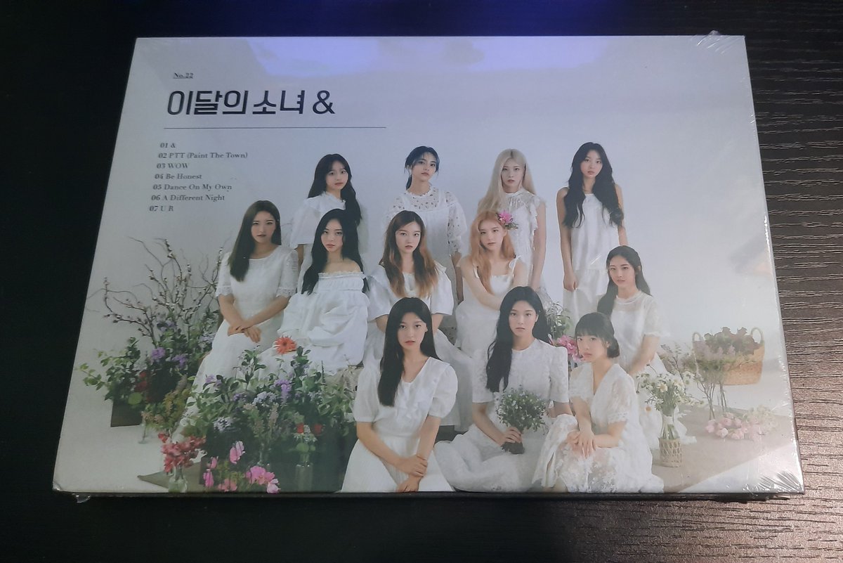 lemonicedz's tweet image. ORBITIFICATION ANNIVERSARY GIVEAWAY (PH ONLY)

LOONA &amp;amp; SEALED ALBUM + GCASH COMBO 

-just retweet this
-please don't follow me. Thanks
-shipping will be paid by me 

ends: when I finish playing Detroit Become Human next week