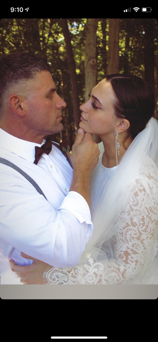 IdChap_That's tweet image. My favorite picture from the wedding of my Twitter mom and dad I mean are we kidding 😍 so much beauty @That1teddygirl