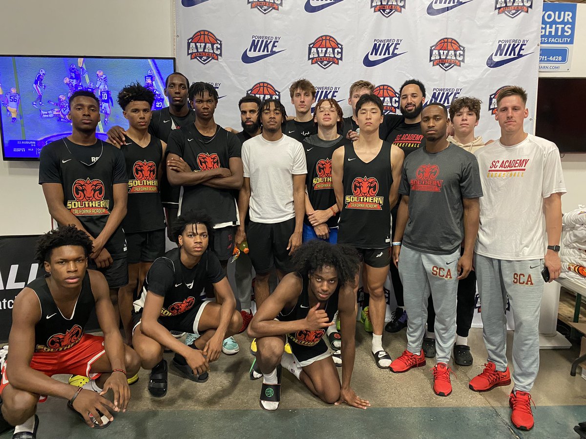 JuliusVElite0's tweet photo. Unselfish &amp; tough group of guys. We got better by the game. 4-0 to start the Fall. Good wins vs some good &amp; well coached teams: Saugus, Capo Valley, Mater Dei, &amp; Veritas. @SocalAcad #RamThrough 🐏🤞🏽 https://t.co/N1cNnnZyYQ