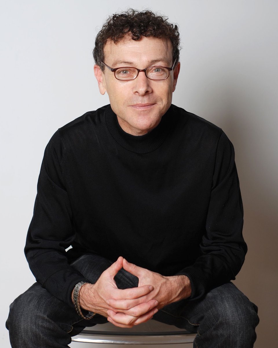 MrDellamort's tweet image. Heading to the @BCEFA Broadway Fleamarket tomorrow? We cordially invite you to listen to @easyemail and @takeabowpodcast chat about all things Dellamort at the Juniors (Shubert Alley side) @ 11! 

🍷