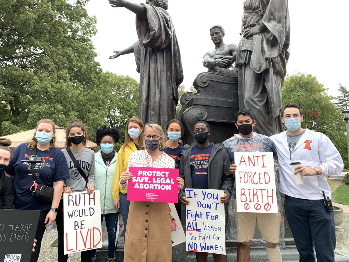 UofI_WLS's tweet photo. THANK YOU to everyone who came out to the 2021 Women’s March Champaign-Urbana!!!!!

#WomensMarch 
#womensmarch2021 https://t.co/JLJvlgLHnN