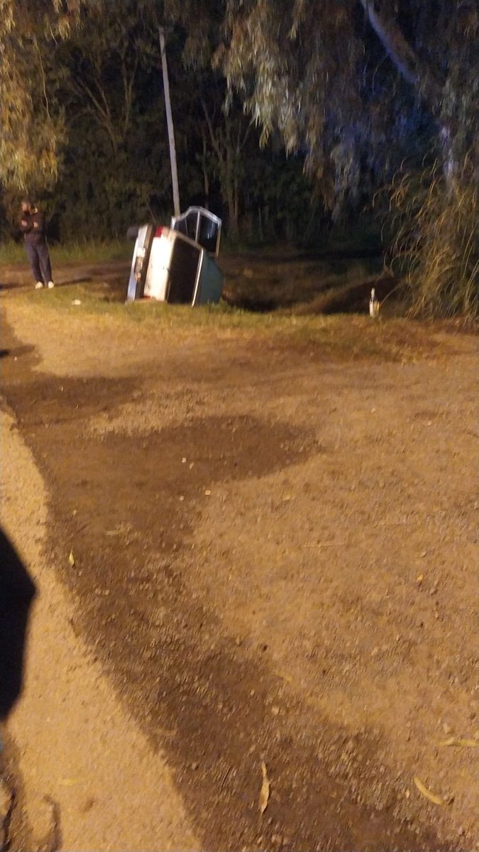 gero_96's tweet photo. Para mi así no se estaciona, pero como no se estacionar no opino https://t.co/3HPVzuzaOs