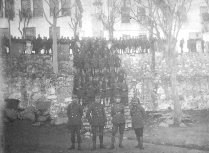 KourCostas's tweet photo. 4/10/1919 Ο Ελληνικός στρατός απελευθερώνει την Ξάνθη. Ελληνικά στρατεύματα υπό τη διαταγή του Υποστράτηγου της ΙΧ Μεραρχίας Γεώργιου Λεοναρδόπουλου, μπήκαν στην πόλη της Ξάνθης, η οποία ενσωματώνεται οριστικά πλέον στον εθνικό κορμό. https://t.co/qcr6CNEkWs