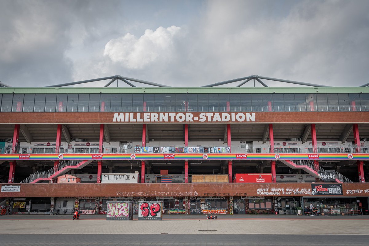 📢 MAÇ GÜNÜ!
⚽️ St. Pauli - Dynamo Dresden
⏰ TSİ 14.30
🏆 2. Bundesliga 9. Hafta
🏟 Millerntor-Stadion
📱 #FCSPSGD
💛 #sgd1953 🖤