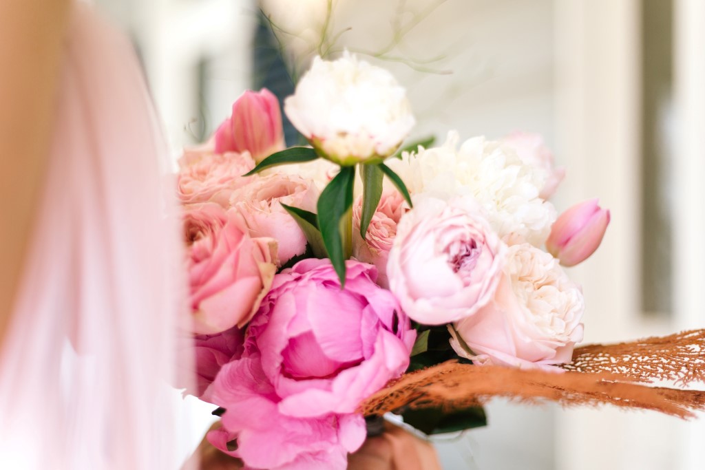 MrsPandP's tweet photo. A beautiful pastel pink inspired Wedding with nods to the Mother/Daughter Bond and Breast Cancer survival
Images 📸 @PoppySageBris 
https://t.co/69nXYAw1hm at @GabbinbarH  Flowers https://t.co/szLAhrqxBf 
#pastelpinkwedding #ballet #motheranddaughterbond #breastcancerawareness https://t.co/RlOm6Pbrw9