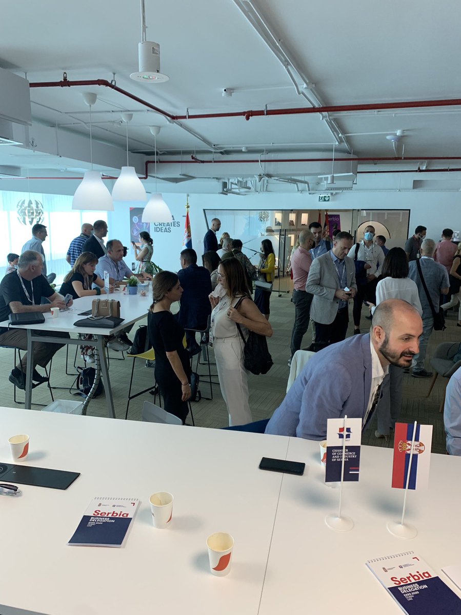 Privrednakomora's tweet photo. Vredno i radno od prvog dana #serbiabusinesshub @expo2020dubai 🇷🇸🇦🇪🙌🏻
Srpski privrednici pred odlazak u Paviljon Republike Srbije #expo2020serbia dogovaraju današnje aktivnosti.
#privrednakomorasrbije https://t.co/cIPwpMsopc