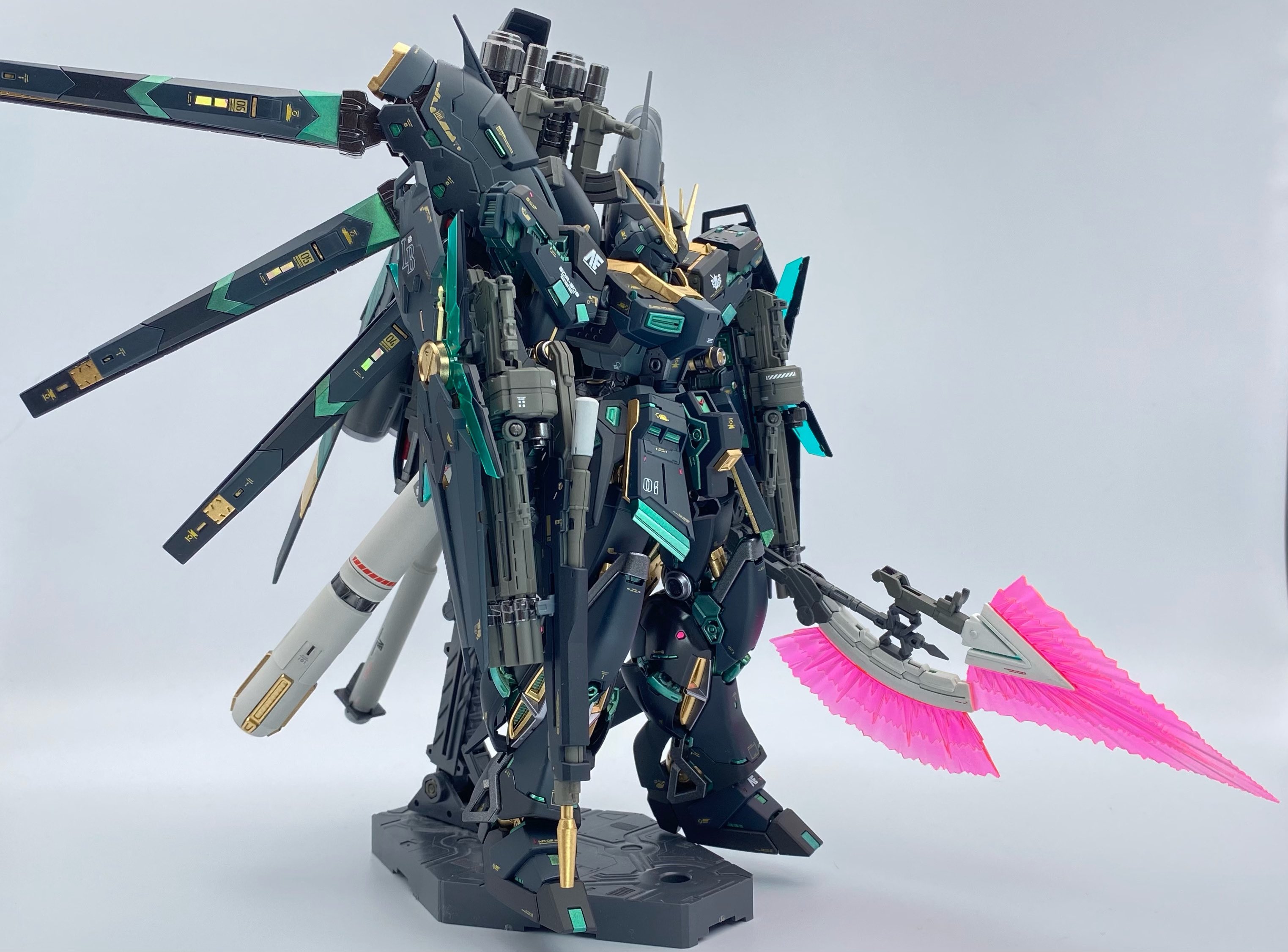 フルアーマーユニコーンガンダム　Hi-νガンダム　ガンプラ　rg