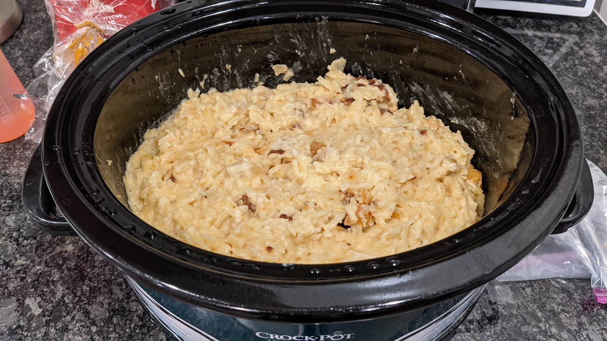 LaurenAPN's tweet photo. Good morning Eagles Nation! Up and at it! Regardless how we do today, we've never lost at tailgating! Cheesy hash brown casserole anyone? ๐๐๐ฆ
๐
#FlyEaglesFly
#BirdGang
#F2Crew https://t.co/IR9l5MjDAK