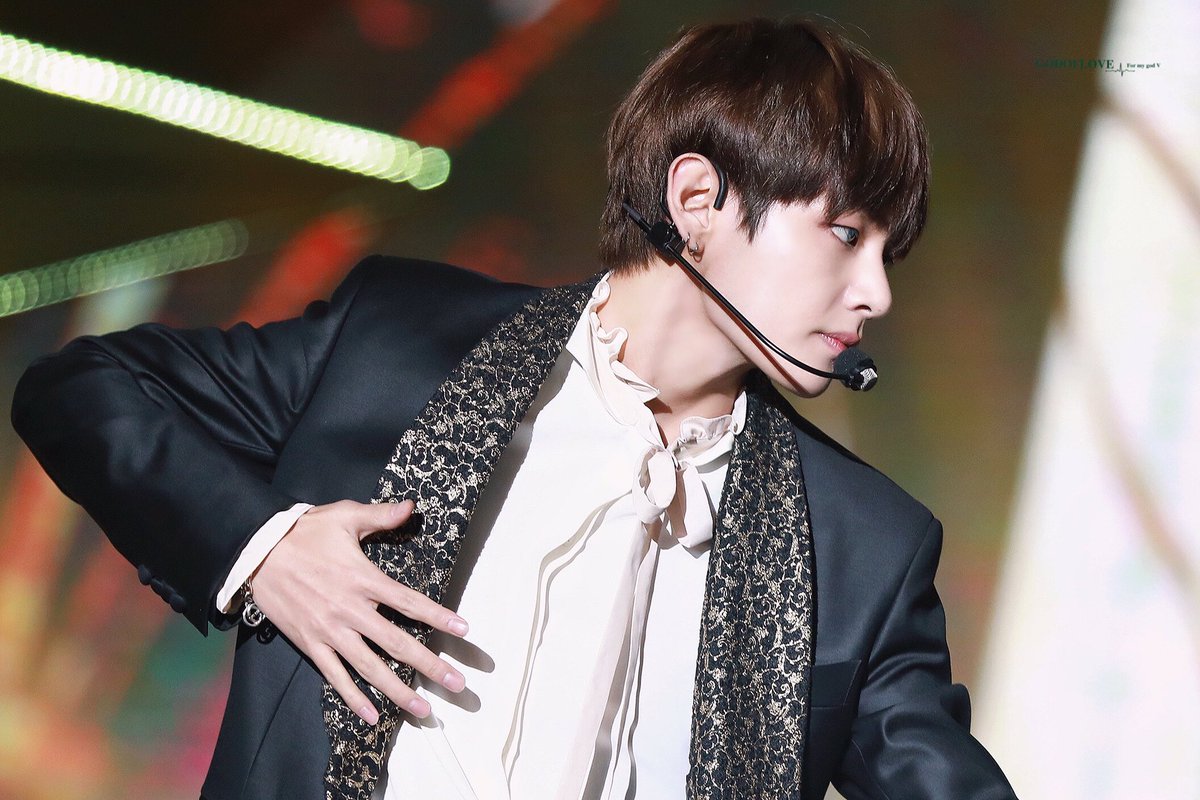 1230_godoflove's tweet photo. 161227 my sweet lord
#V #뷔 #태형 #TAEHYUNG #BTSV  #KimTaehyung #김태형 #テテ #BTS      #방탄소년단뷔 
@BTS_twt https://t.co/S54hZM8RX5