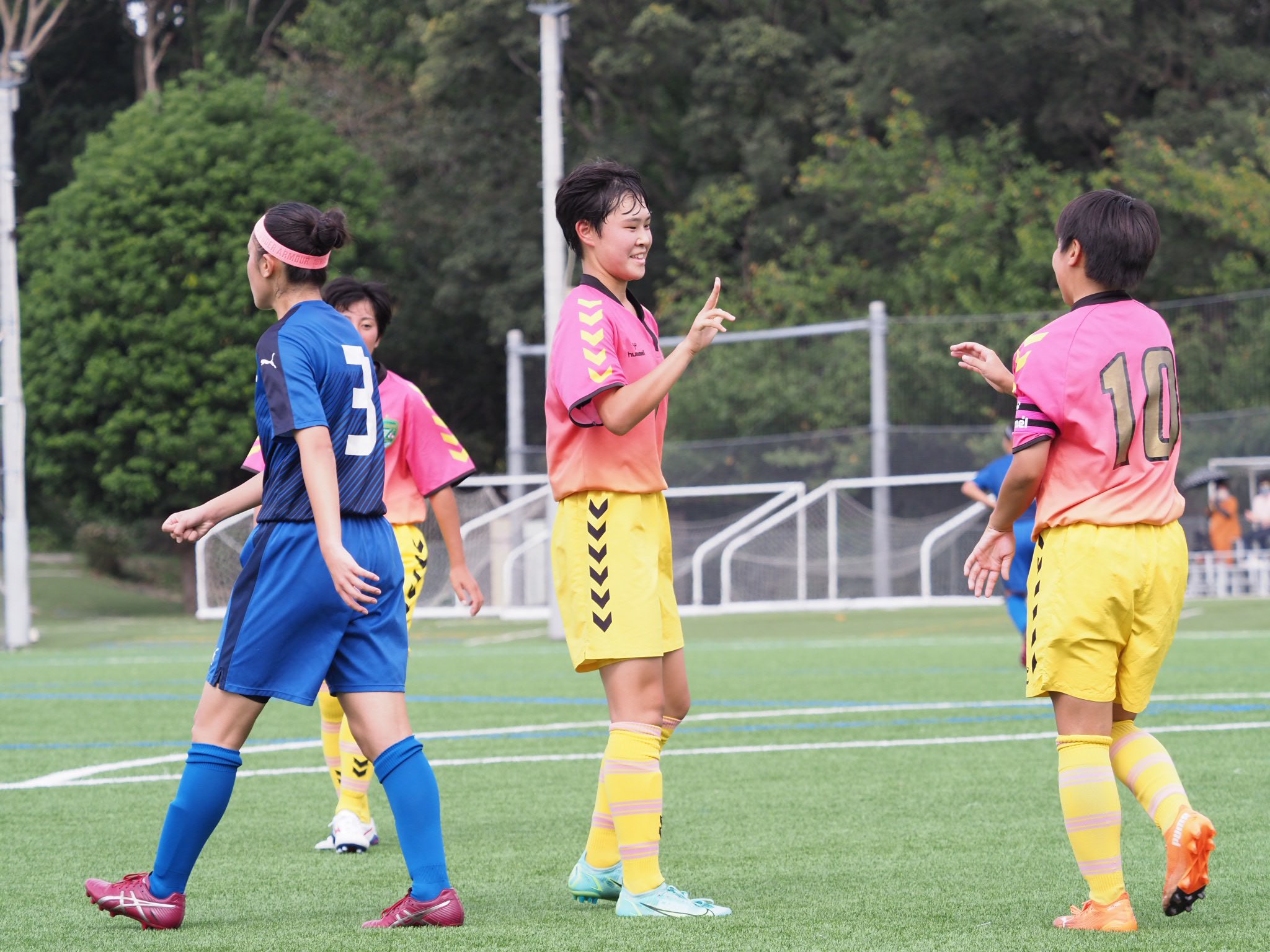 Twitter 上的 Takuma 大森 琢磨 選手権神奈川県予選 準決勝 星槎国際湘南 7 0 桐蔭学園 前半終了 得点 星槎 鈴木陽笑 8分 16分 分 32分 38分 中野希音 35分 加藤弥紀 40 1分 選手権女子サッカー 高校女子サッカー T Co