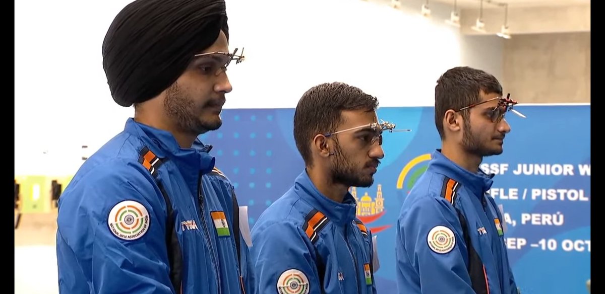 Media_SAI's tweet photo. 6️⃣th GOLD for 🇮🇳 and 1️⃣4️⃣th 🏅at the @ISSF_Shooting Junior World Championships 2021 Lima, Peru

Men's Team of #SarabjotSingh #Naveen #ShivaNarwal defeat Team Belarus🇧🇾 16-14 to win the gold medal 🥇 in the 10m Air Pistol Men's Team event

Brilliant performance by the boys!! https://t.co/ADXmN1XJb2