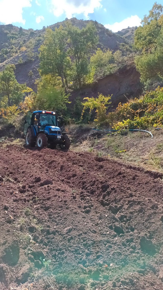 Senbaglar58's tweet photo. #Bahçe
#Sürmek
#Garıh
#Ark
#Kök
#Newholland
#Saban
#Armut
#Güz
#Mozik
#Sivas
#Akıncılar
#ŞENBAĞLARKÖYÜ https://t.co/is8epKYIQe