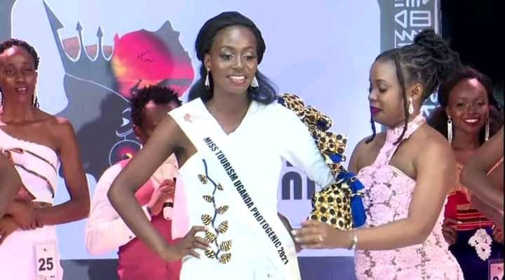 JacksonJoanitah's tweet photo. Congratulations to the beauty..
@Evas Tibananuka..
Congratulations Bunyoro💃🥰😅🤓 https://t.co/dDJ5jZnH1z