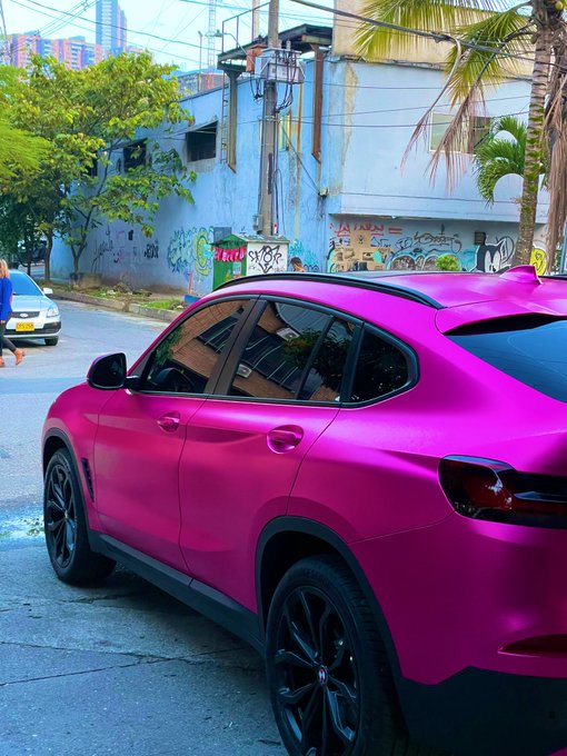 3 pic. People that guessed the color, check your dms tomorrow ❤️ // I wanna thank my booty for this BADASS