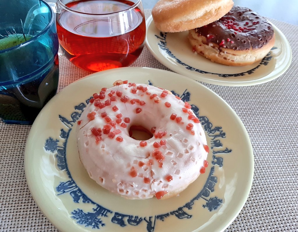 fuwaricooking's tweet photo. 妊婦のおやつ。心も潤う高カロリー。
#おうちカフェ #妊婦さんと繋がりたい #ドーナツ https://t.co/VrOH4LTRRA