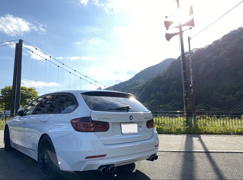 Tokyobay_ALPINA's tweet photo. ALPINAと大吊橋 https://t.co/8slJUuetRW