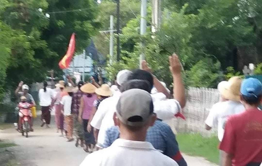 Daily protest by locals of Shwe Bo Tsp showed support to <a href="/NUGMyanmar/">National Unity Government Myanmar</a> &amp; strong opposition of Genocidal Dictatorship. #Oct3Coup #WhatsHappeningInMyanmar