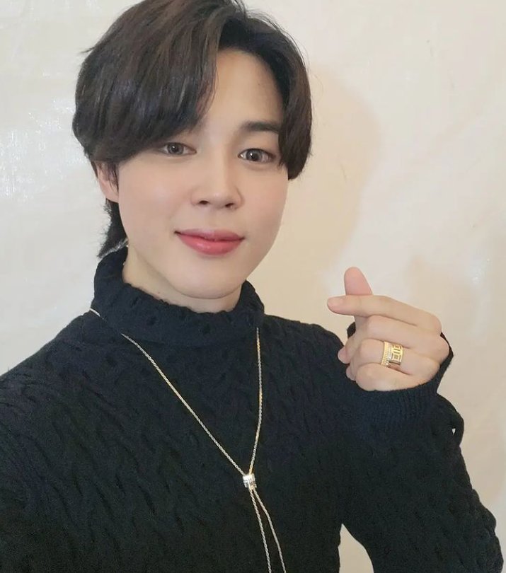 btsfacc's tweet photo. Jimin Twitter Güncellemesi;

*"İşten eve gelir gelmez erkenden uyuyakaldım. Ödül törenini izleyen ARMY'lere kalbimin en derinliklerinden teşekkür ederim. Size gelecekte daha iyi bir ben göstereceğim. Teşekkürler!
 #JIMIN
#BizimArmy'mizÖdülAldı" https://t.co/emjvPNETQ4