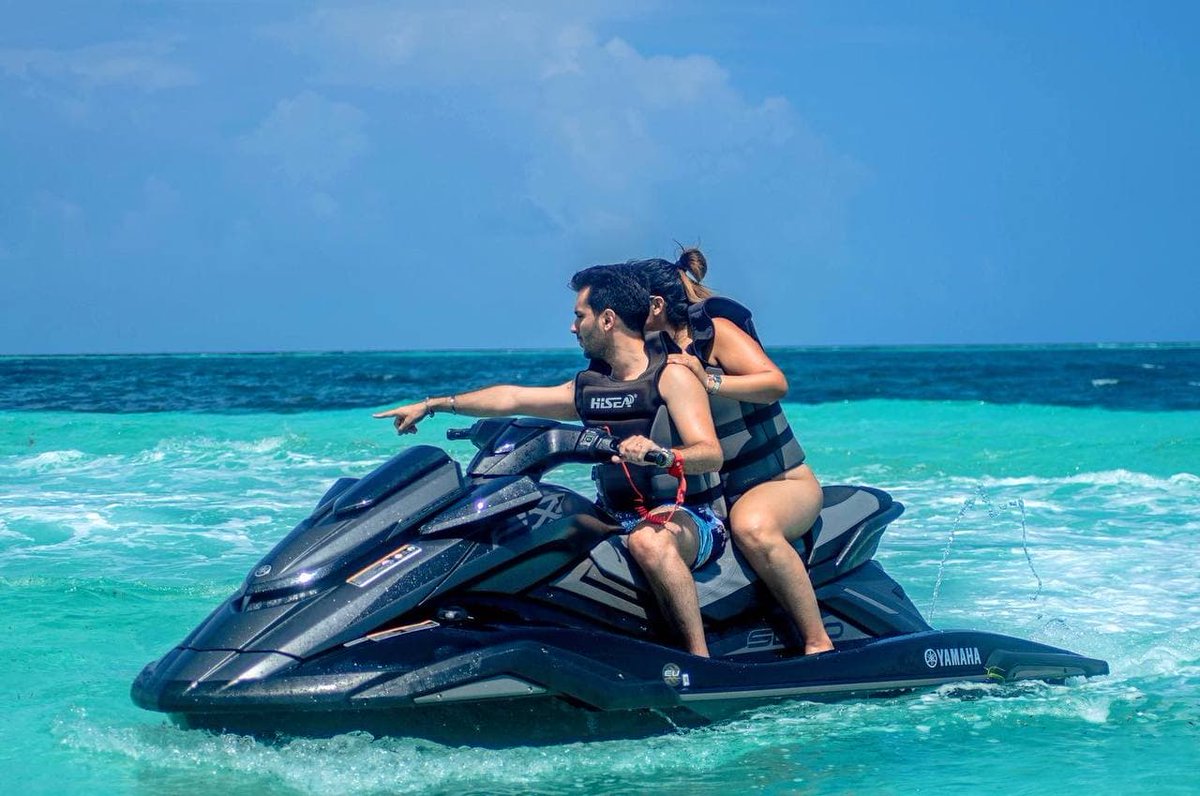 OceanicoMv's tweet photo. Surf through the crystal clear water in Maldives while having the time of your life.🌊
📌@cocoonmaldives
#watersportsaddict #jetskilife #wateractivities #paddleboard #windsurfing #flyboard #kitesurfing #wakeboarding #paddleboarding #watersport #travel #nature #photography #travel https://t.co/Fx5SnaPINW