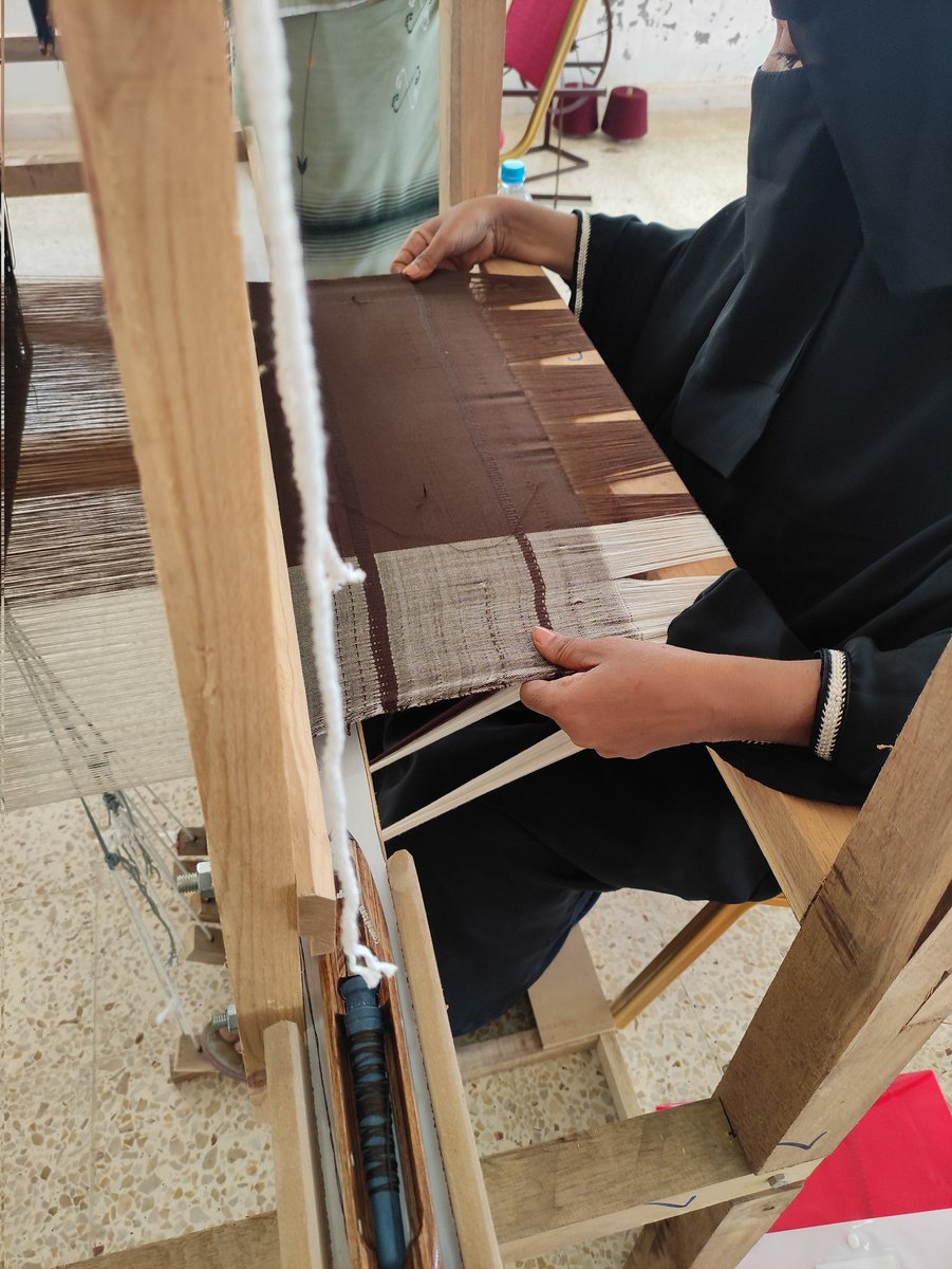 AbdullahOhod's tweet photo. تم تدشين التدريب المهني ضمن مشروع تدريب  ودعم الاعمال التجارية  والمهنية يهدف التدريب إلى تزويد المستفيدين  بأستكمال معرفتهم وزيادة خبرتهم في الجانب المهني الذي يعتبر الوقود المحرك للإنتاج بحترافيه وجودة عاليه من أجل الاستمرار والاستدامه.@SMEPSYEMEN
#WeTrain
#WeSupport https://t.co/HxqJl1Wx1e