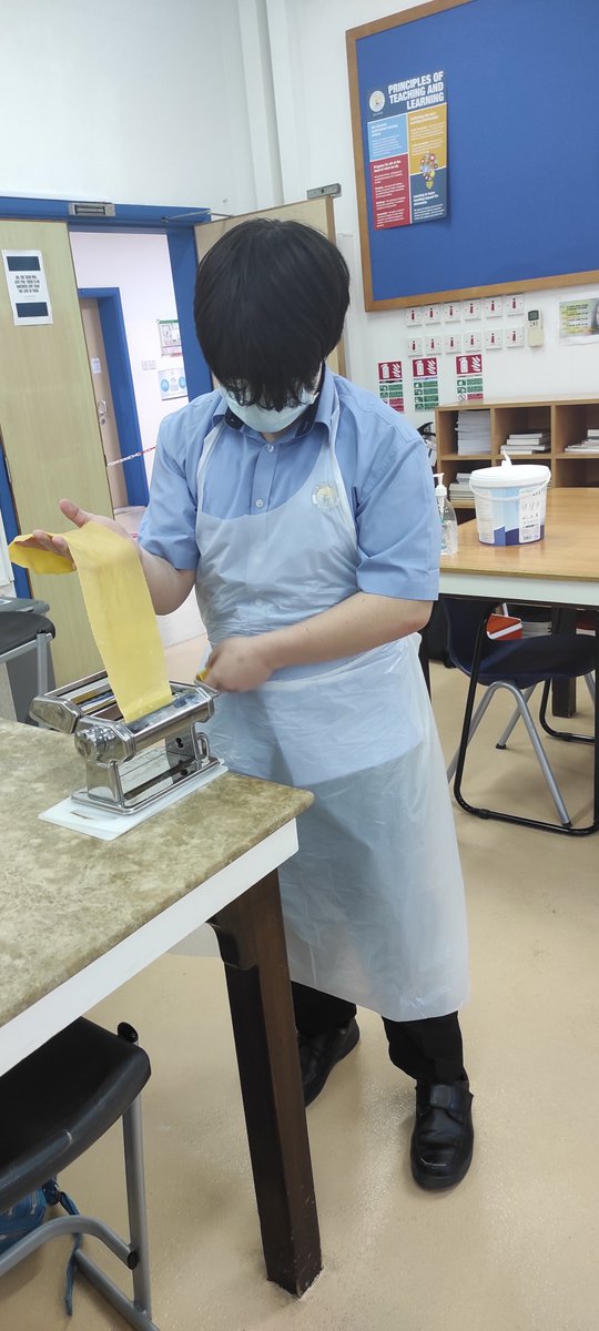 BSAKfoodtech's tweet photo. BSAK Y10 foodies making pasta from scratch. Deliziosa!@BSAKdt @BSAKyear10 @BSAKAbuDhabi @BSAKsecondary https://t.co/vyPE1MOaU6