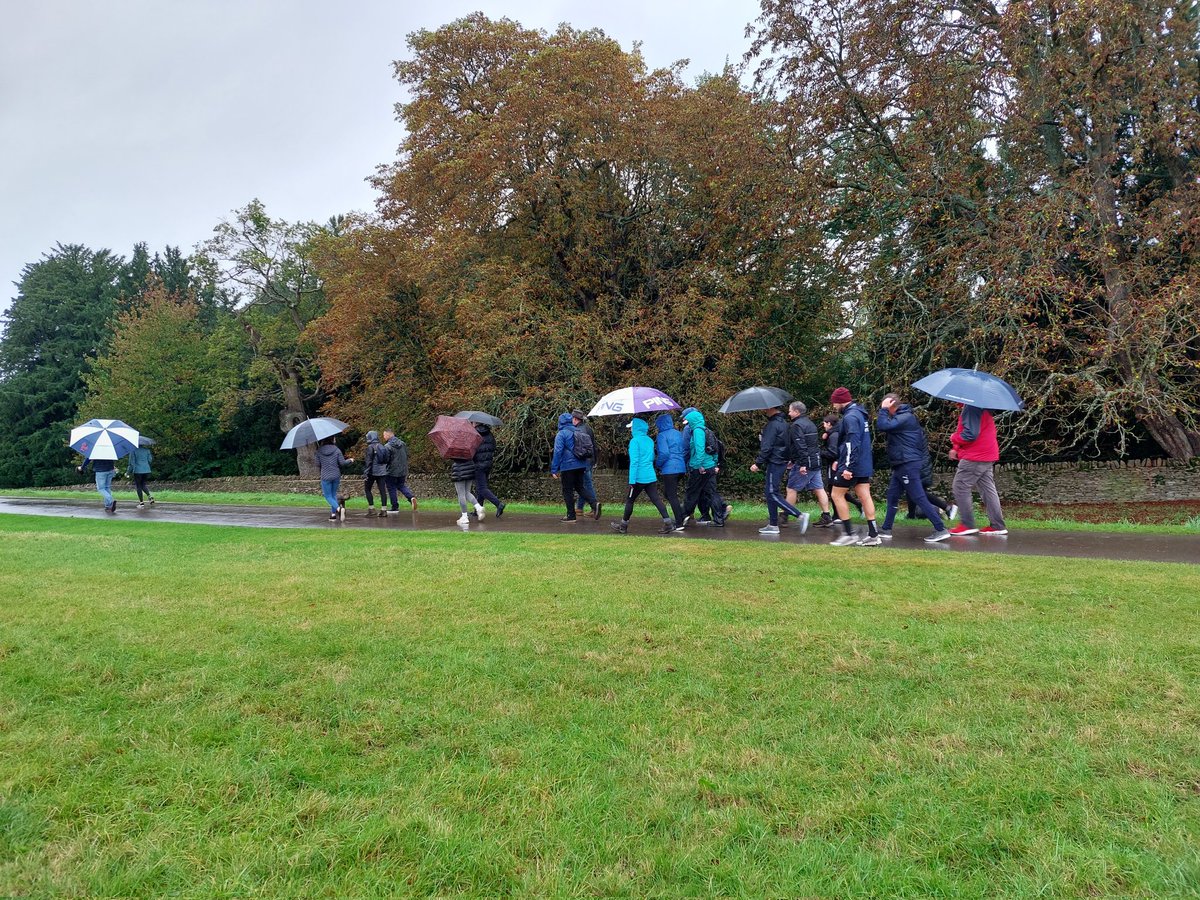 RussMnd's tweet photo. Fantastic turnout in the rain for Oxfordshire Branch Walk to d'feet @BlenheimPalace nearly 200 registered £6,000 raised. Memories made. #MND #TeamMND #OxfordshireMND https://t.co/nupedQMT1L