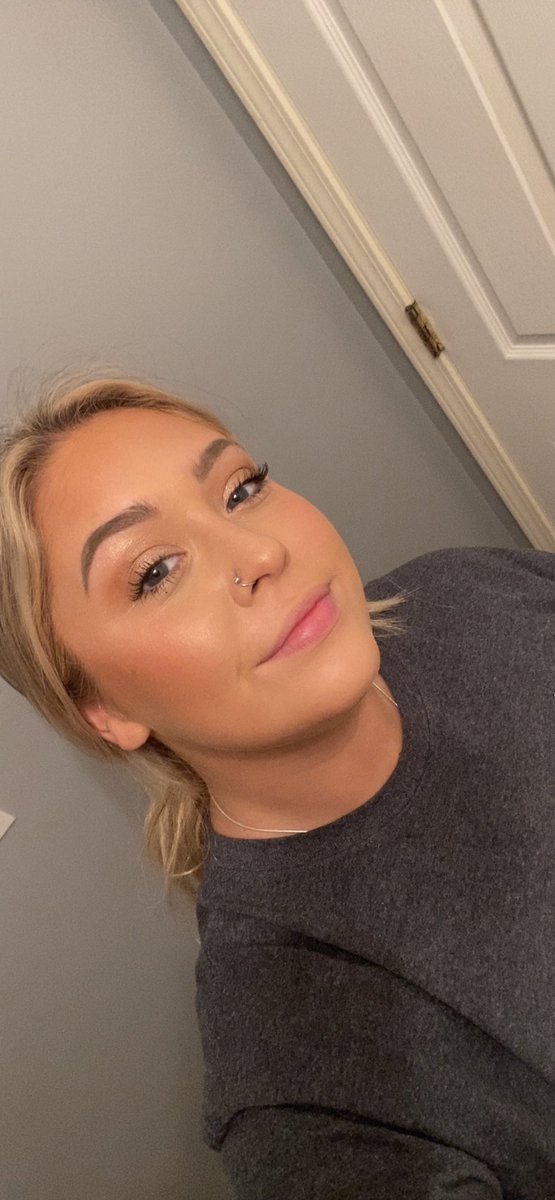 dawgs_canes's tweet photo. With makeup, without makeup. Serious or funny face, #shesmysunshine#iloveallofit#favoriteperson#ever🖤 https://t.co/LsT4TiY1eB